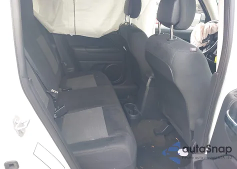 2016 Jeep Patriot Latitude z USA, uszkodzony, nr VIN 1C4NJRFB6GD668307